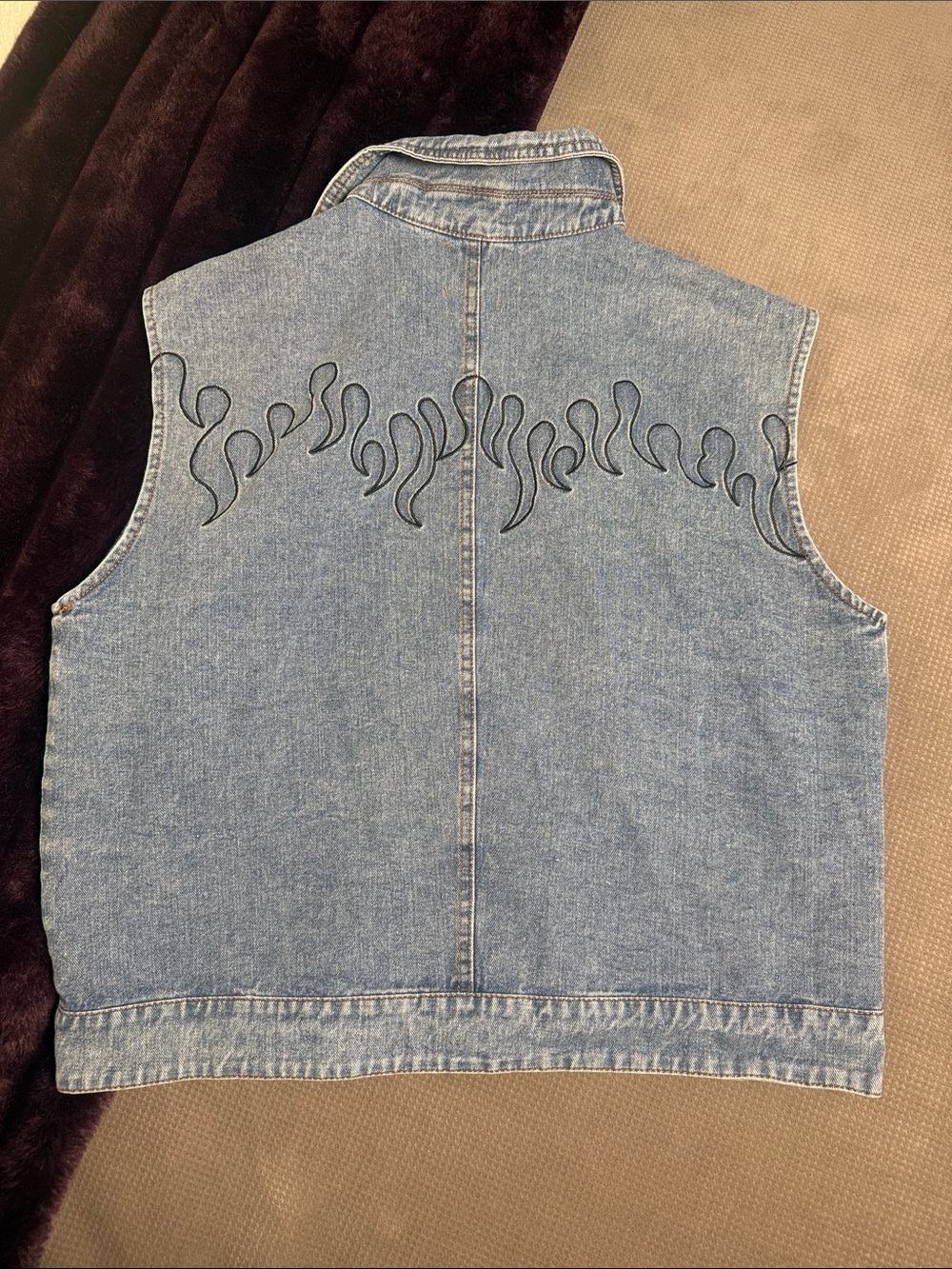 Le Lis Flame Embroidered Denim Vest Light Wash Button Front Size S